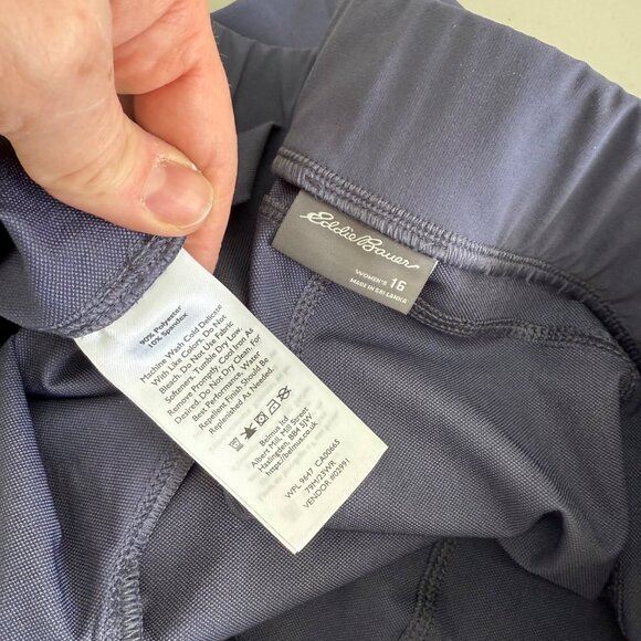 Eddie Bauer Incline Utility Hiking Outdoor Bermuda Shorts Womens size 16 NEW - Picture 2 of 11